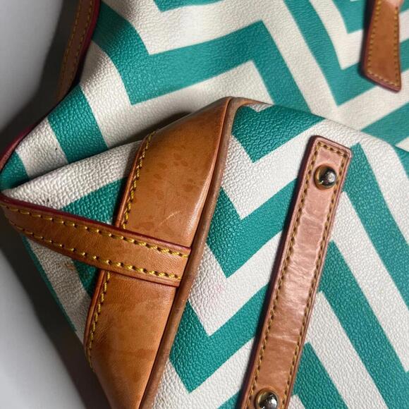 Dooney & Bourke Chevron Tote Bag – Teal & White Canvas with Leather Trim - Picture 9 of 10